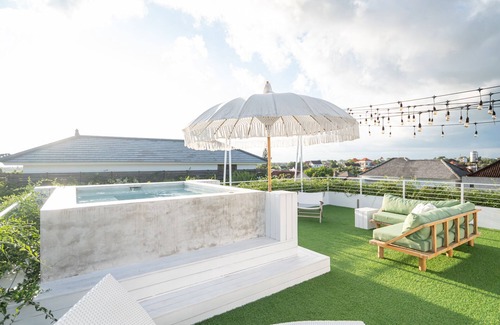 Babakan Villa | Modern 5 Bedroom Luxury Villa in Canggu - Sleeps 11
