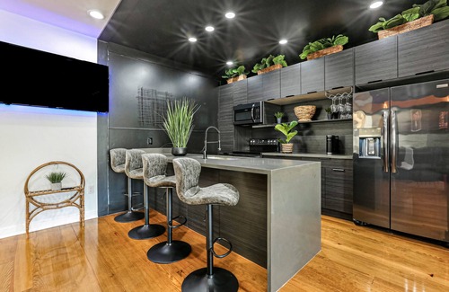 Faubourg Lafayette Villa | Modern 5 bedroom Villa w private Rooftop mins from Downtown- French Quarter