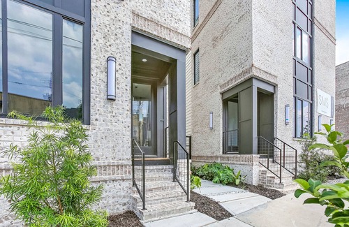 Faubourg Lafayette Villa | Modern 5 bedroom Villa w private Rooftop mins from Downtown- French Quarter