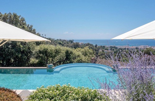 Vallauris Villa | Modern 5 bedroom villa with sea view and huge swimming pool, Cannes