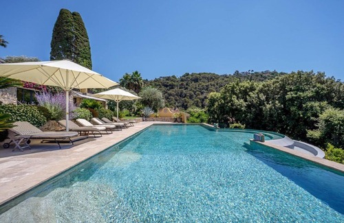 Vallauris Villa | Modern 5 bedroom villa with sea view and huge swimming pool, Cannes