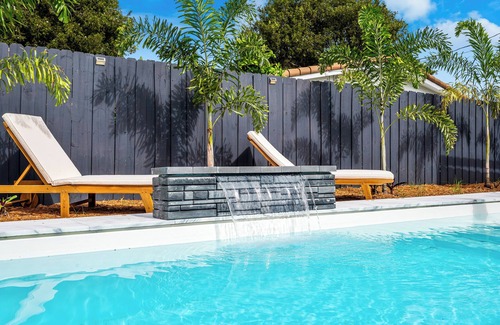 Imperial Point House | Modern 5 beds/2 bath/𝗣𝗼𝗼𝗹 𝗙𝗮𝗺𝗶𝗹𝘆 Vacation House 5mins 𝗟𝗮𝘂𝗱𝗲𝗿𝗱𝗮𝗹𝗲 & Pompano 𝗕𝗲𝗮𝗰𝗵