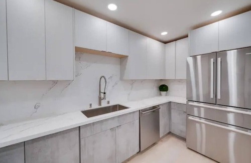 Niles District House | Modern 5-Star Luxury Resort Style Vacation Home