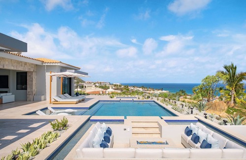 Buzzards Villa | Modern 5bd Villa Fully Staffed steps from the beach with Beach Club Access!
