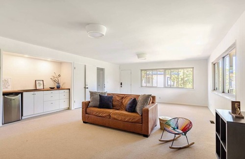 Upper Rockridge House | Modern 5BR 3BA Oakland Hills Home