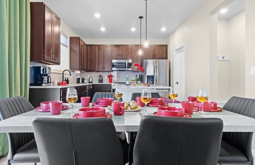 Superior House | Modern 5BR Getaway, Hot Tub, Game Room, Fireplace,Grill & Pet-Friendly Stay