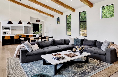 Ronald House | Modern 5BR Mountain Retreat with Hot Tub, Game Room & Scenic Views