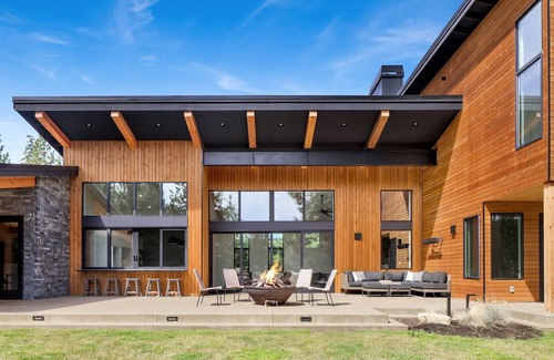 Ronald House | Modern 5BR Mountain Retreat with Hot Tub, Game Room & Scenic Views