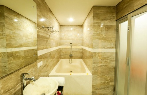 Kuta Villa | Modern 5BR Villa Located In The HEART Of Legian, 15Min Walk To The Beach!