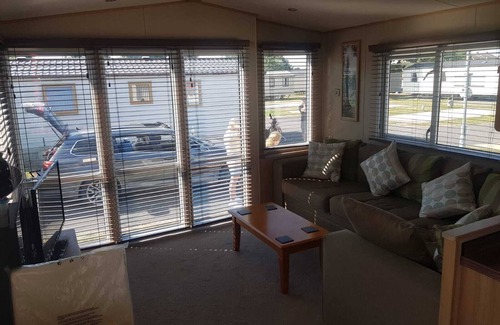 Burnham-on-Sea House | Modern 6 berth caravan close to fishing lakes and beach