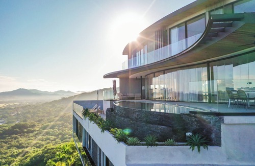 Tamarindo Villa | Modern 6 BR Ocean View Villa with pingpong table, daily breakfast & cleaning
