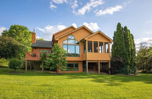 The Galena Territory House | Modern 6Br/6Ba, Hot tub, Views, game rm