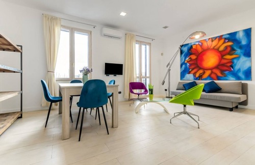 Castellammare Vucciria Apartment | Modern 83 sqm apartment, perfect for 5 people, located on the second floor of an ancient building (NO lift and some steps to access it). The property is located in La Cala, a picturesque port located in the heart of Palermo, just 12 minutes on foot from