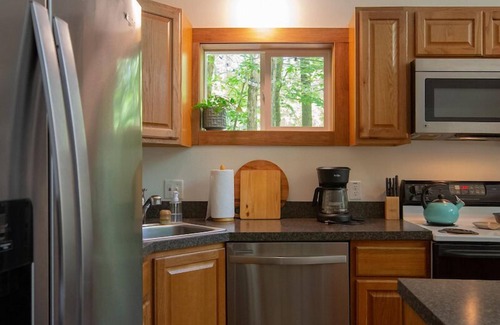 Albrightsville Cabin | modern a-frame cabin with lake access & hot tub