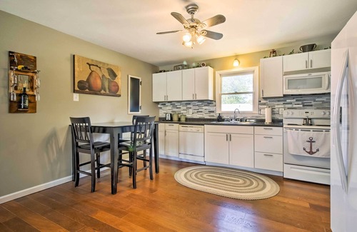 Stockton House | Modern Abode w/Patio ~ 1 Mi to Stockton Lake!
