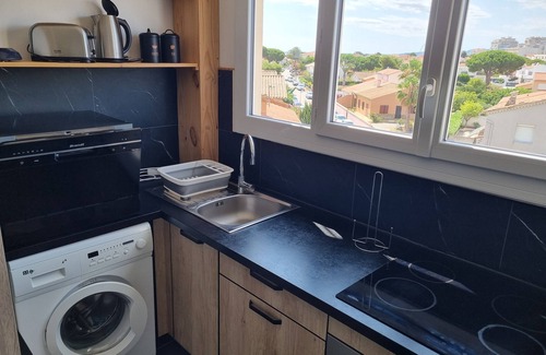 Saint-Cyprien Plage Apartment | Modern air-conditioned and well-equipped T2 apartment 200m from the beach
