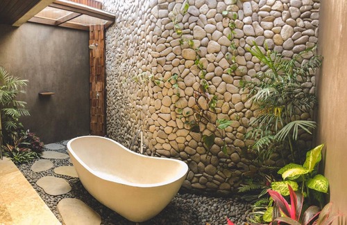 Ubud Resort | Modern and Balinese Style Beautiful Suite Room at Ubud