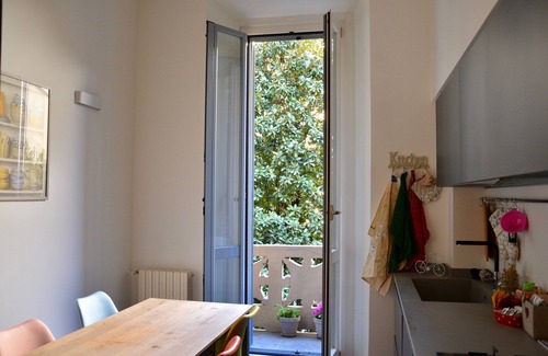 Chinatown Apartment | Modern and bright one-bedroom apartment.