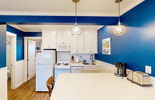 Neskowin Condo | Modern and Colorful Dog-Friendly Condo Right Next to Beach