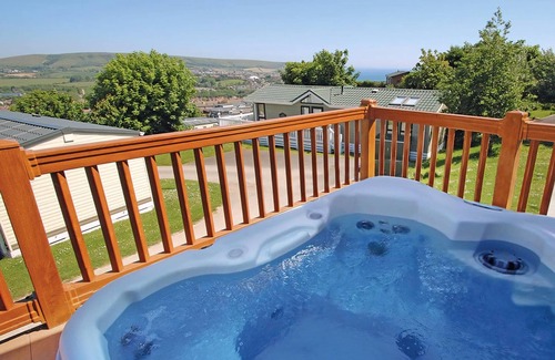 Swanage Ski Chalet | Modern and contemporary two bedroomed lodge with one double and one twin.