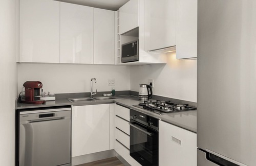 Greater Johannesburg Metropolitan Area Apartment | Modern and Convenient, 1 Bed Apartment