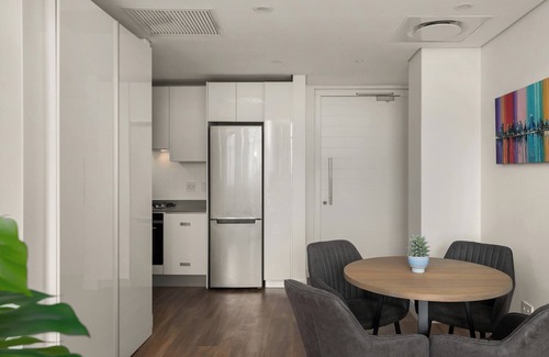 Greater Johannesburg Metropolitan Area Apartment | Modern and Convenient, 1 Bed Apartment