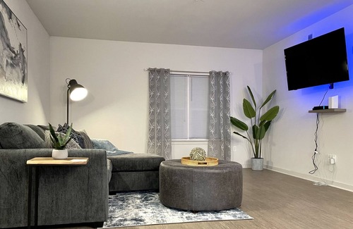 New Castle Apartment | Modern and Cozy 2-Bedroom, 2-Bathroom Getaway!