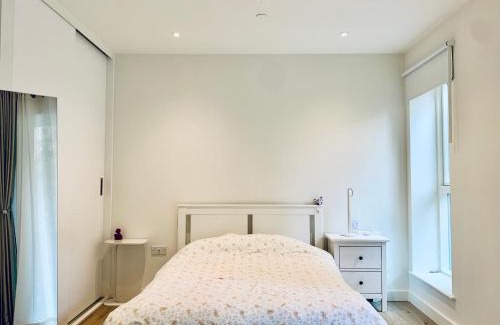 Haringey Apartment | Modern and Cozy Studio Retreat by Alexandra Palace