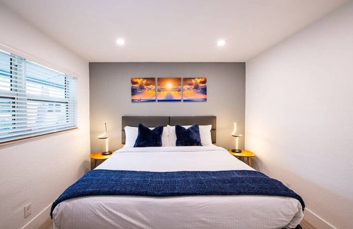 Poinciana Park Hotel | Modern and Cozy Apartment in Fort Lauderdale