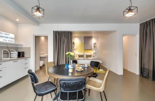 Quartier Sainte-Avoye Apartment | Modern and eclectic 3BD duplex in Le Marais!