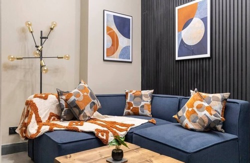 King's Cross Apartment | Modern and Funky 3-BR Flat with Games Room and Sauna