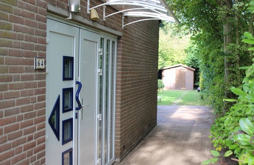 Bruinisse House | Modern and high-quality vacation home with garden on the Grevelingenmeer