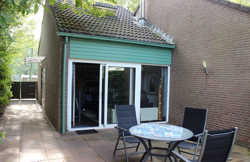 Bruinisse House | Modern and high-quality vacation home with garden on the Grevelingenmeer