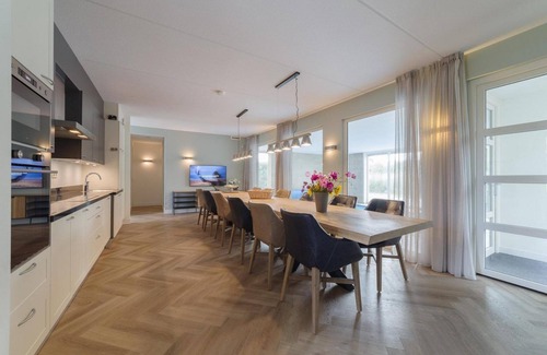 Colijnsplaat House | Modern and luxurious holiday home with private indoor swimming pool and wellness