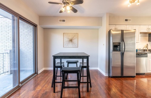 East Price Hill House | ❤️ 🏙Modern and Sleek, Million 💵 City View! ❤️ 🌌