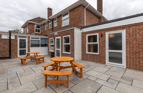 Littlehampton House | Modern and spacious 7 bedroom house