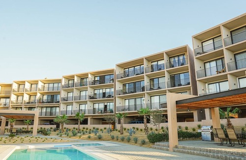 Libertad Apartment | Modern and spacious condo with 3 balconies