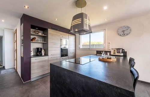 Plouguerneau Villa | Modern and spacious house - 10 people - swimming pool and SPA - in front of the sea