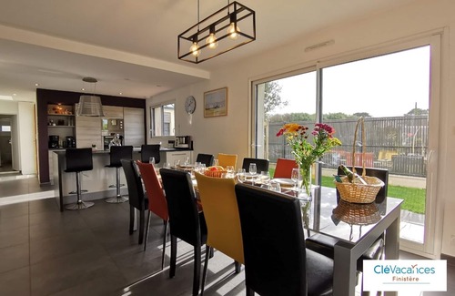 Plouguerneau Villa | Modern and spacious house - 10 people - swimming pool and SPA - in front of the sea
