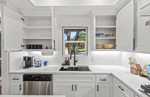 Lake Highlands House | Modern and Spacious - 4 Bedroom, 3.5 Bath, PLUS Office in Dallas
