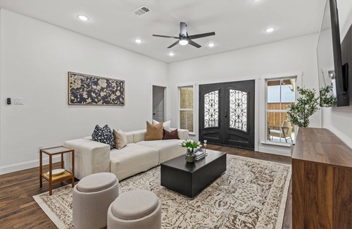 Lake Highlands House | Modern and Spacious - 4 Bedroom, 3.5 Bath, PLUS Office in Dallas