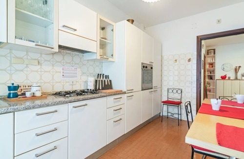 Padova Apartment | Modern and spacious apartment perfect for 5 guests is located in the Santa Rita area, a residential and very quiet area, a 10-minute walk from Prato della Valle and the Basilica of Sant'Antonio and 5 minutes from the main hospitals. Nearby you can find a