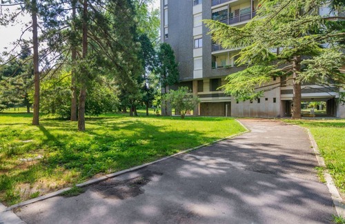 Padova Apartment | Modern and spacious apartment perfect for 5 guests is located in the Santa Rita area, a residential and very quiet area, a 10-minute walk from Prato della Valle and the Basilica of Sant'Antonio and 5 minutes from the main hospitals. Nearby you can find a