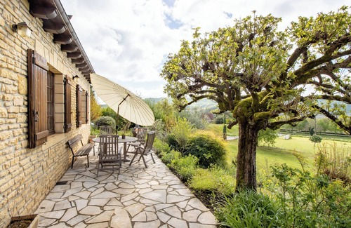 Cazoules House | Modern and Spacious Gîte in Cazoulès with Terrace, Parking, Pets Allowed, Near Sarlat