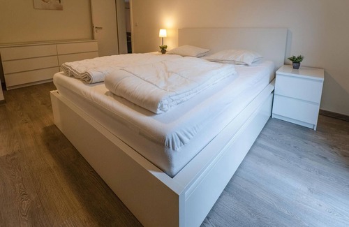 Buellingen Apartment | Modern and spacious vacation apartment near the Bütgenbach reservoir.