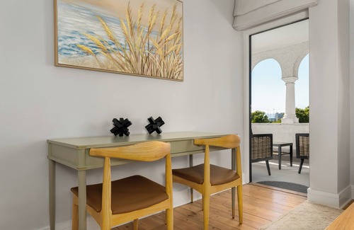 Green Point Apartment | Modern and Spacious Apartment | Balcony | Pool