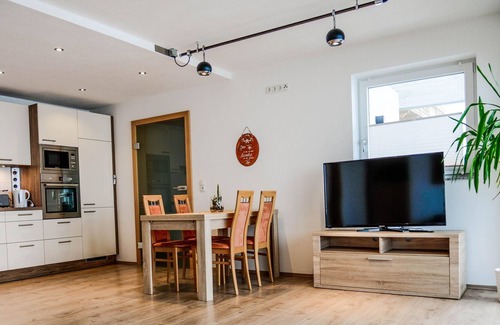 Helfenstein Apartment | Modern Apartment in Hart near Fügen with great view