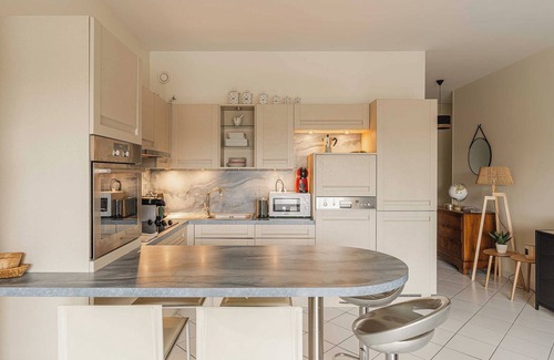 Trouville-sur-Mer Apartment | Modern Apartment with Terrace Trouville