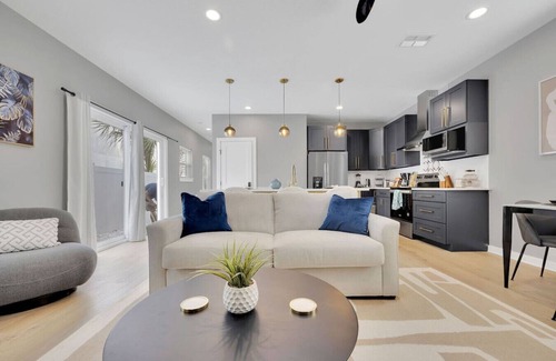 Jacksonville Beach Apartment | Modern Apartment with Rooftop
