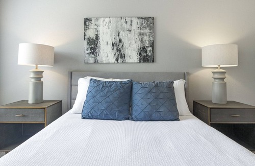 Greater Northdale Apartment | Modern Apartment in Prime Location (ID1241)